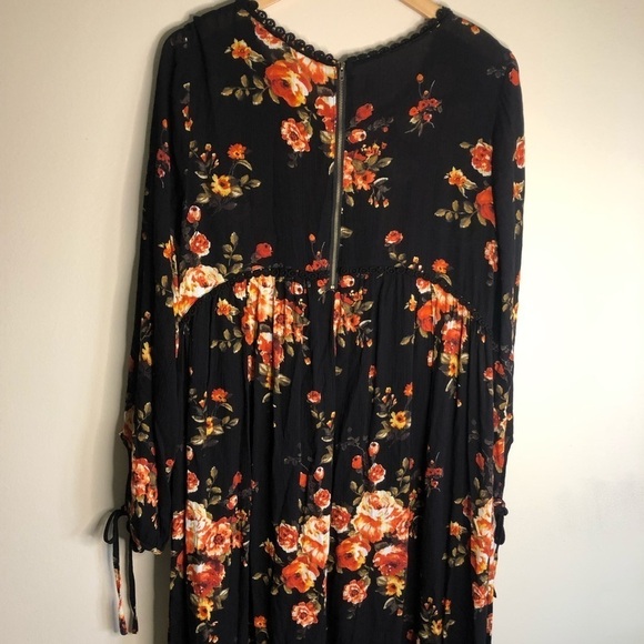 NWT Jodifl Los Angeles Black and Orange Maxi Dress Size Medium - Picture 2 of 8